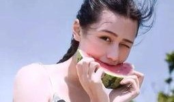 娱乐吃瓜酱女生抽烟,揭秘娱乐圈“吃瓜酱女生”的抽烟之谜